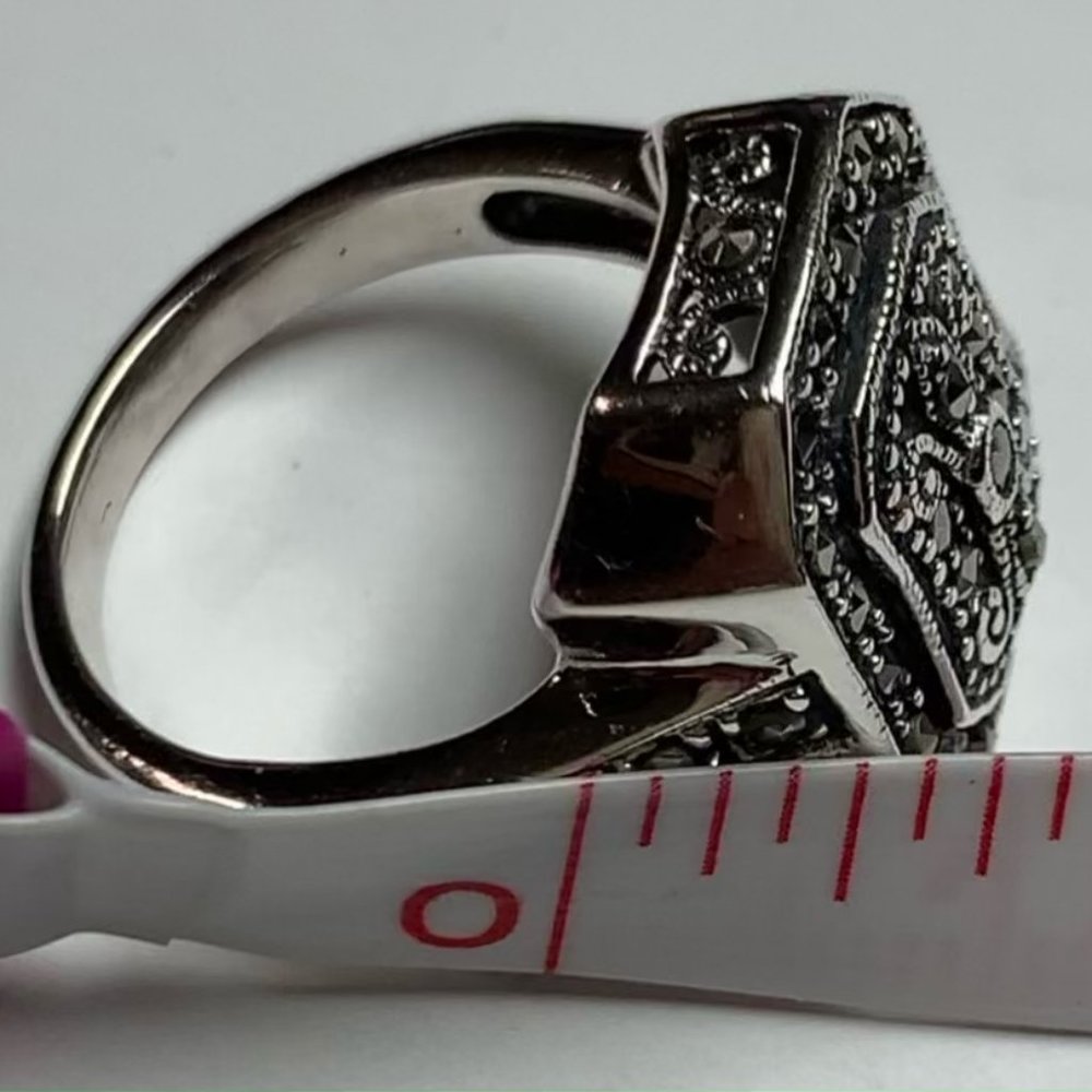 925 Sterling Silver & Marcasite Ring - SZ 7 1/2 - Picture 6 of 7